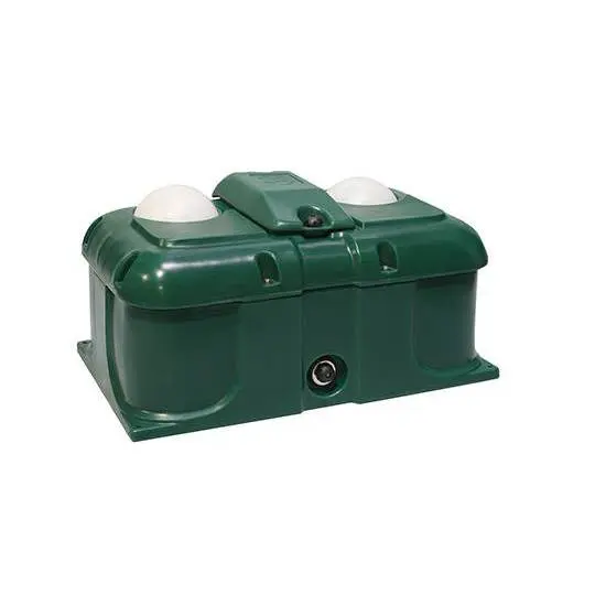 Grelni napajalnik za pašnik