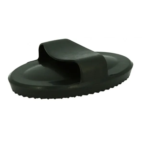 Gumijasta ovalna krtača za konja.