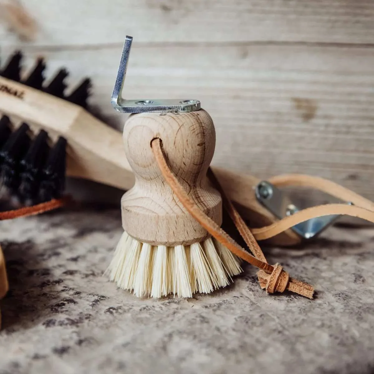 borstiq klin za kopita 3 Čistač kopita Borstiq Hoof Pick Ball - slika 1